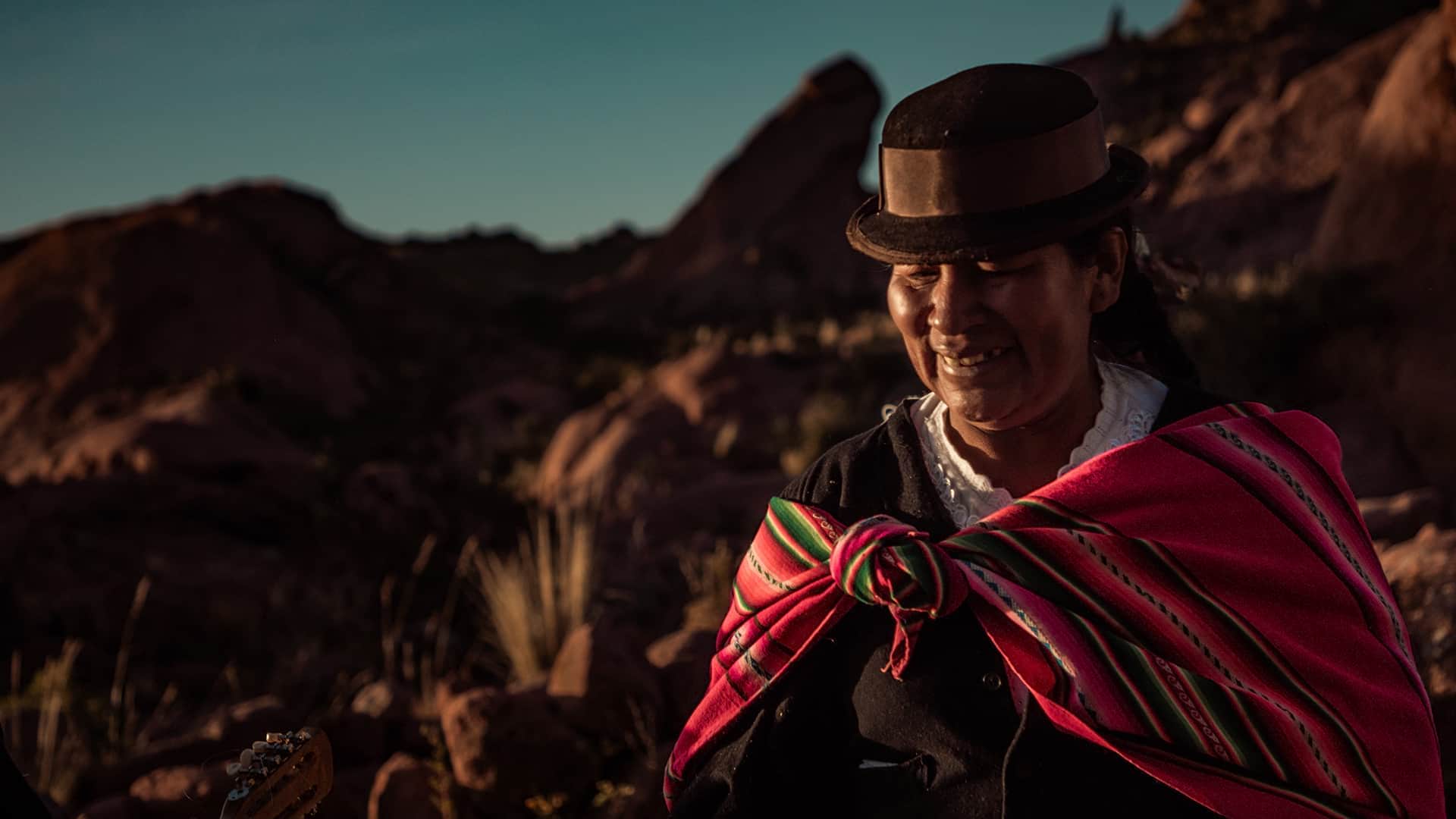 11Local lady from traditional community in the Titicaca area - RESPONSible Travel Peru