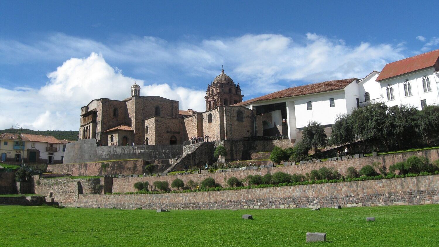 Qorikancha, Quricancha or Coricancha are the Quechua names for the ancient Sun Temple in Cusco. On its foundations you now find the Convento Santo Domingo, built by the Spaniards. Visit Cusco alternatively with RESPONSible Travel Peru!