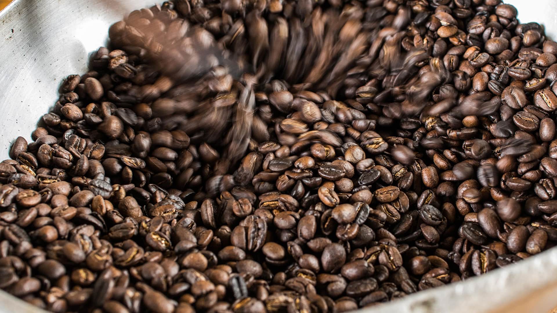 11Roasted coffee beans of organic Machu Picchu coffee - RESPONSible Travel Peru