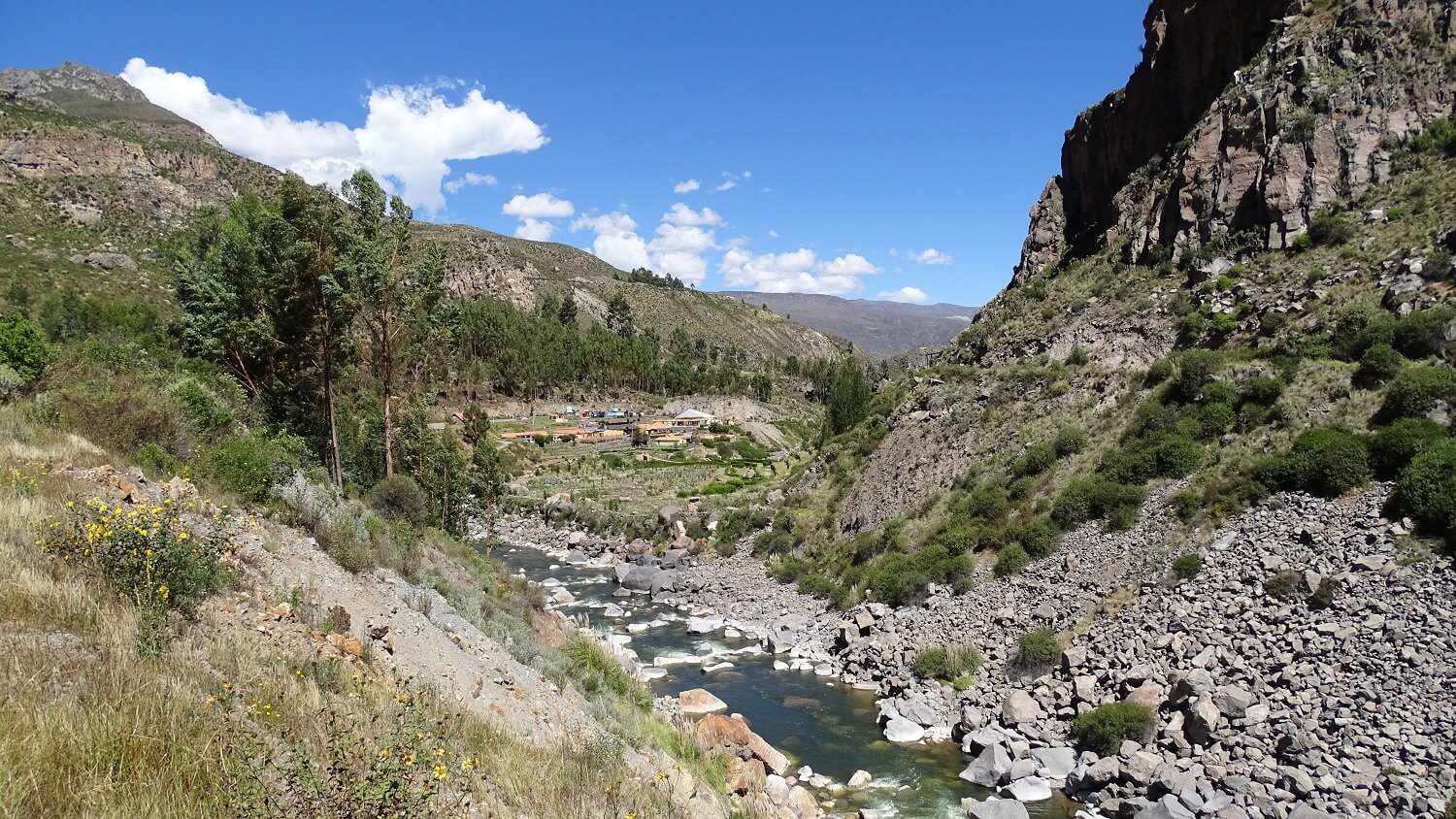11Hiking the Collagua Route towards Chivay, Colca Canyon | RESPONSible Travel Peru