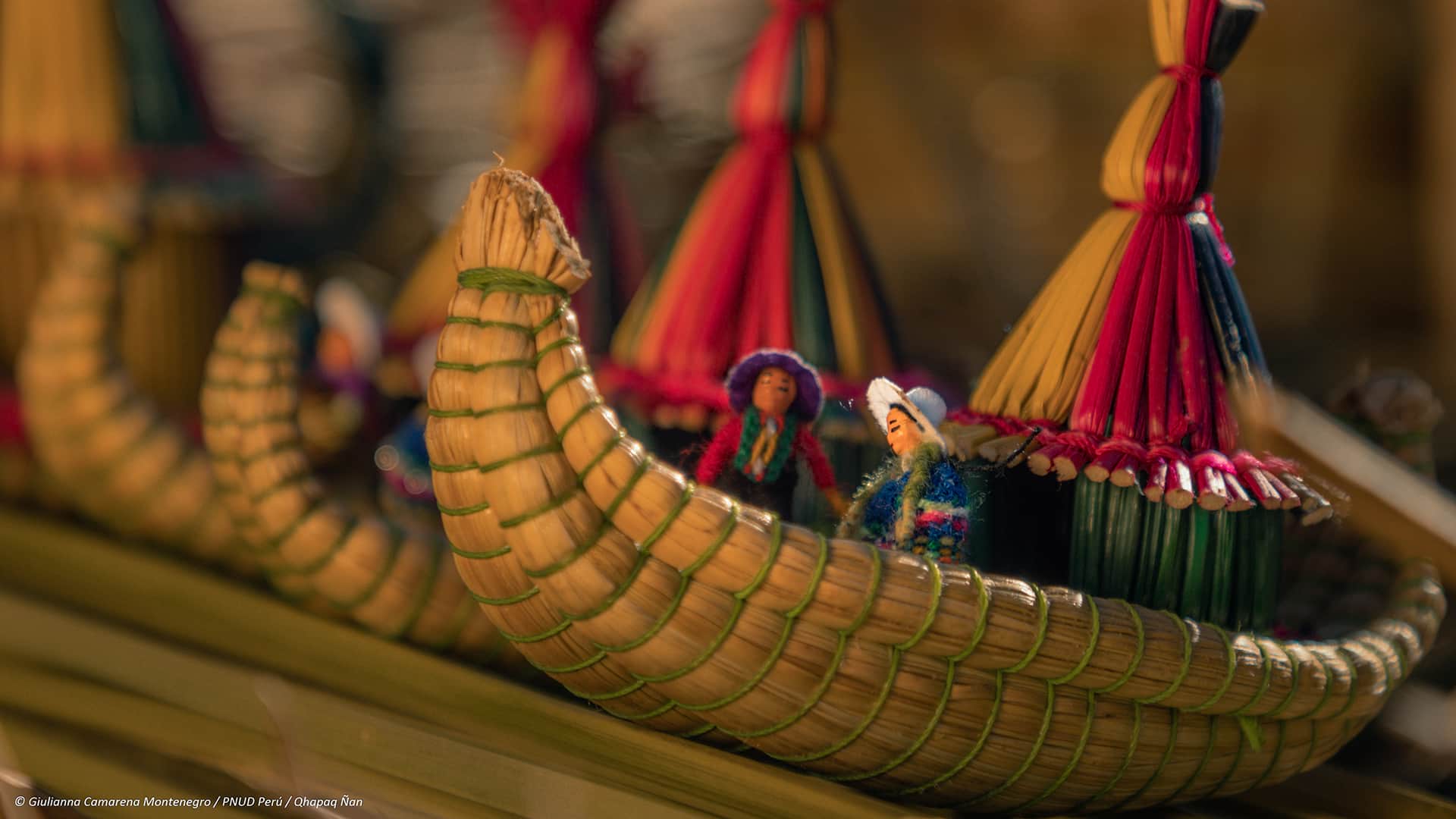 11Beautiful miniature reed boat handicrafts resembling the real ones | Responsible Travel Peru