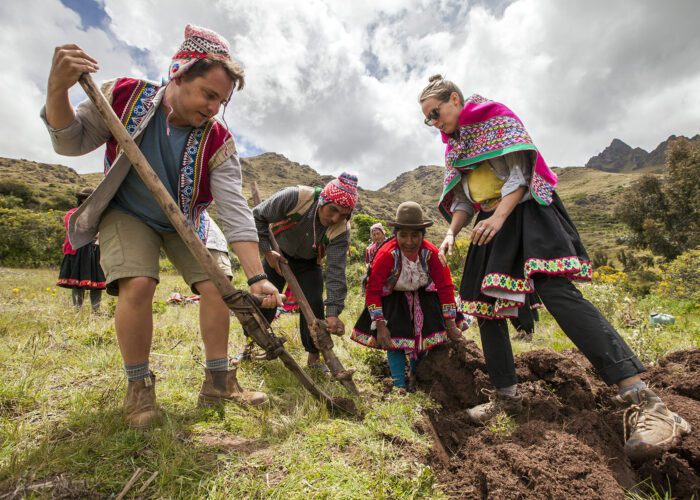 The chaquitaclla, also known as the foot plow, was one of the most important farming tools of the Andean world | Responsible Travel Peru