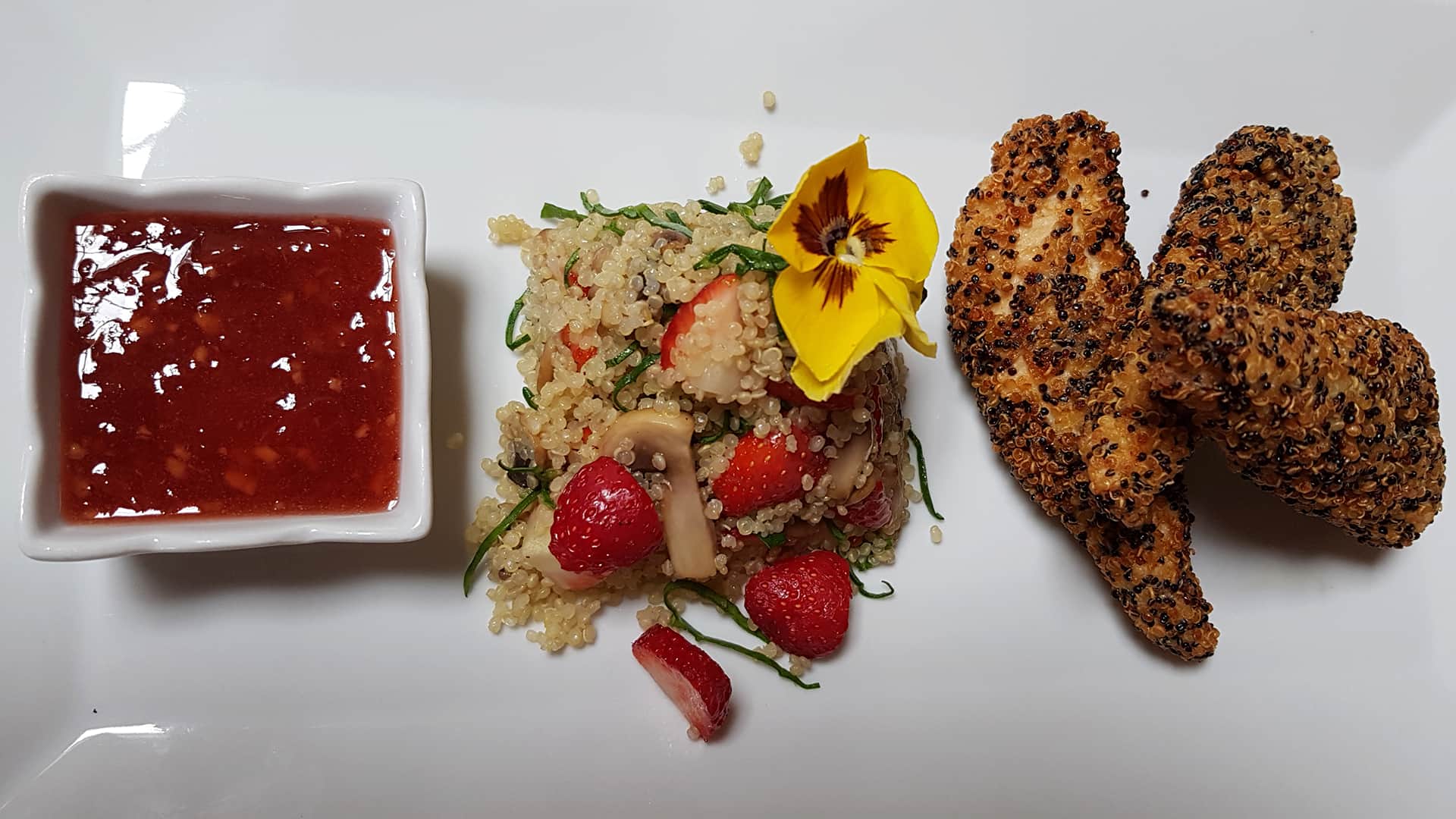 11Chicken-Quinoa croquettes and mushroms and strawberry salad | Responsible Travel Peru