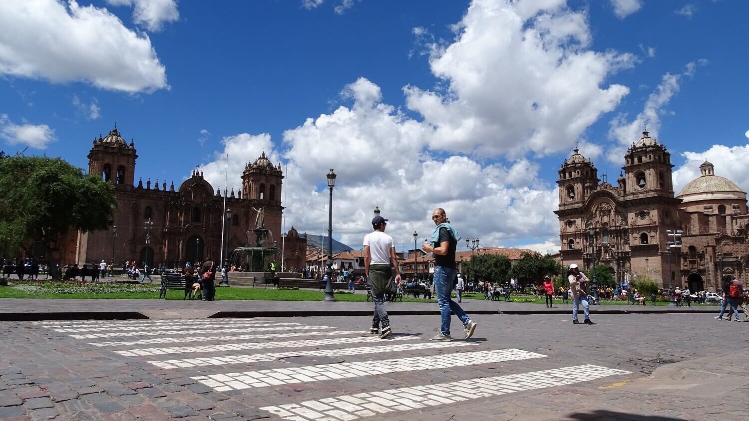 Cusco's Plaza de Armas must be one of South America's prettiest squares. The Walking Tour developed by RESPONSible Travel Peru avoids the masses whilst showing you Cusco's most important highlights. | RESPONSible Travel Peru