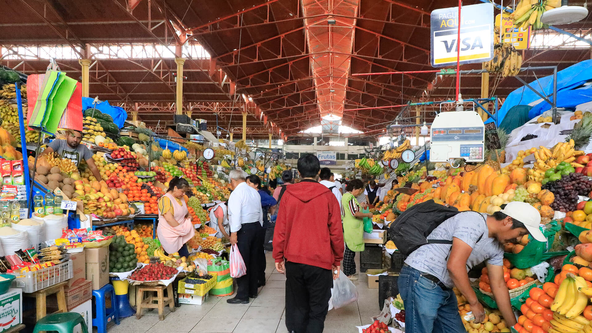 The overflowing fruit stands of the San Camilo market in Arequipa - RESPONSible Travel Peru