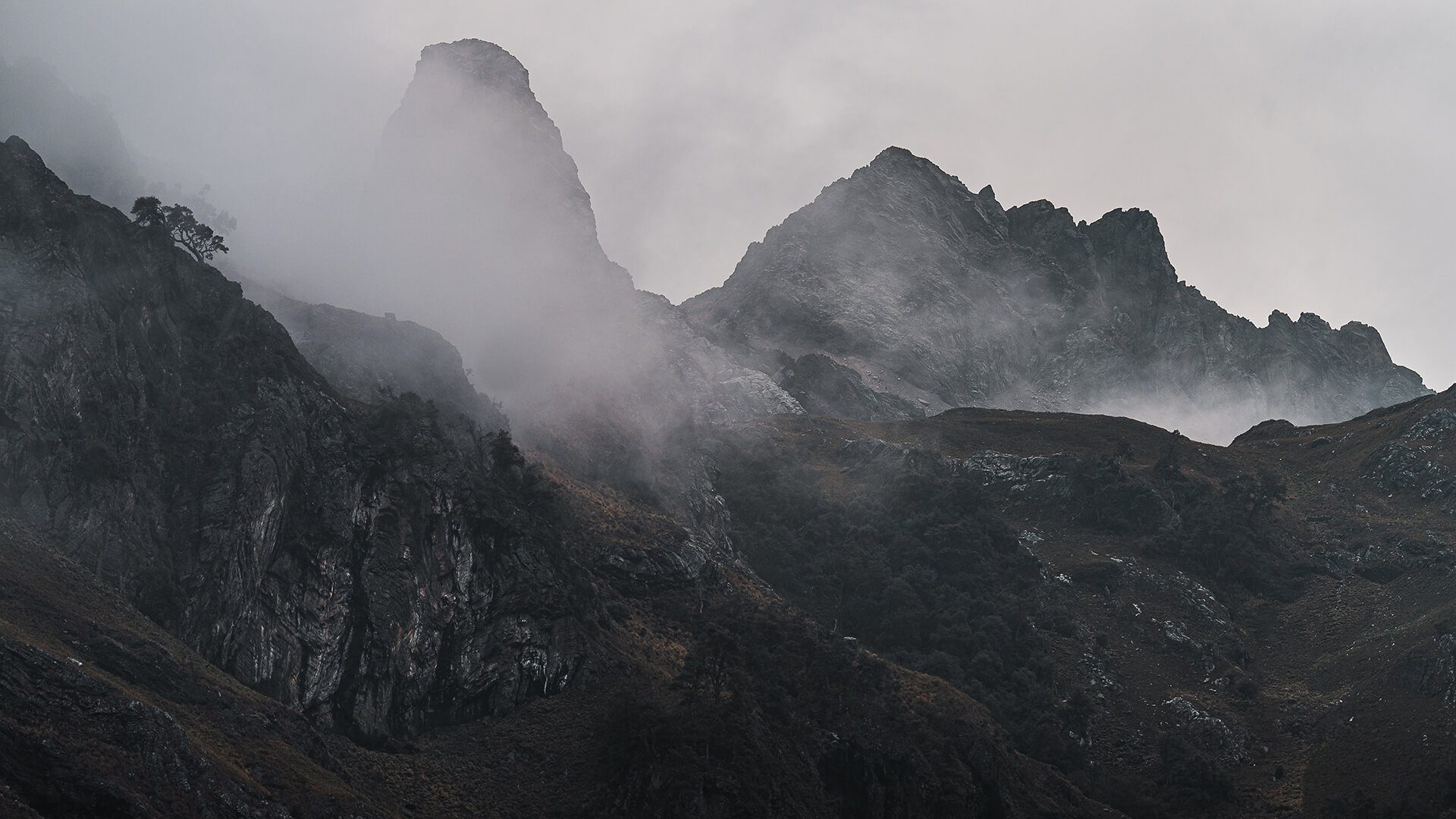 Foggy mountain top in Northern Peru's Cordillera Blanca. Llama Trek Olleros to Chavin with RESPONSible Travel Peru | Photo by Bjorn Snelders