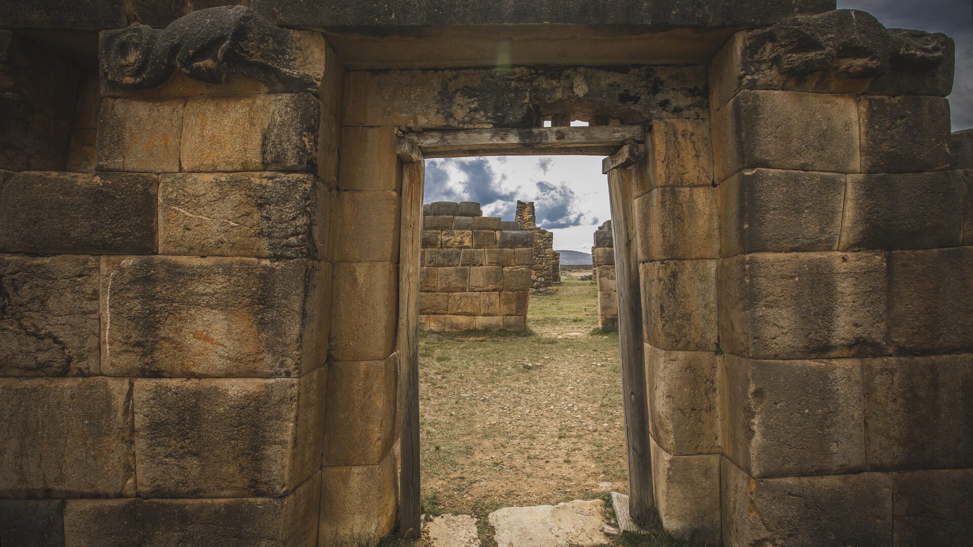 Huánuco Pampa's trapezoidal door | Trekking the Great Inca Road with RESPONSible Travel Peru