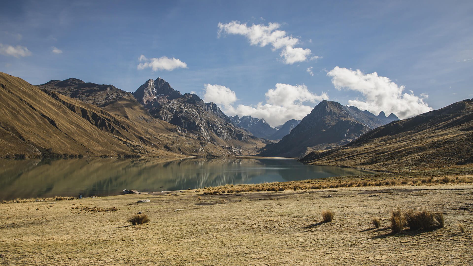 Conococha lake on the way to Chavín de Huantar - Ancash | RESPONSible Travel Peru