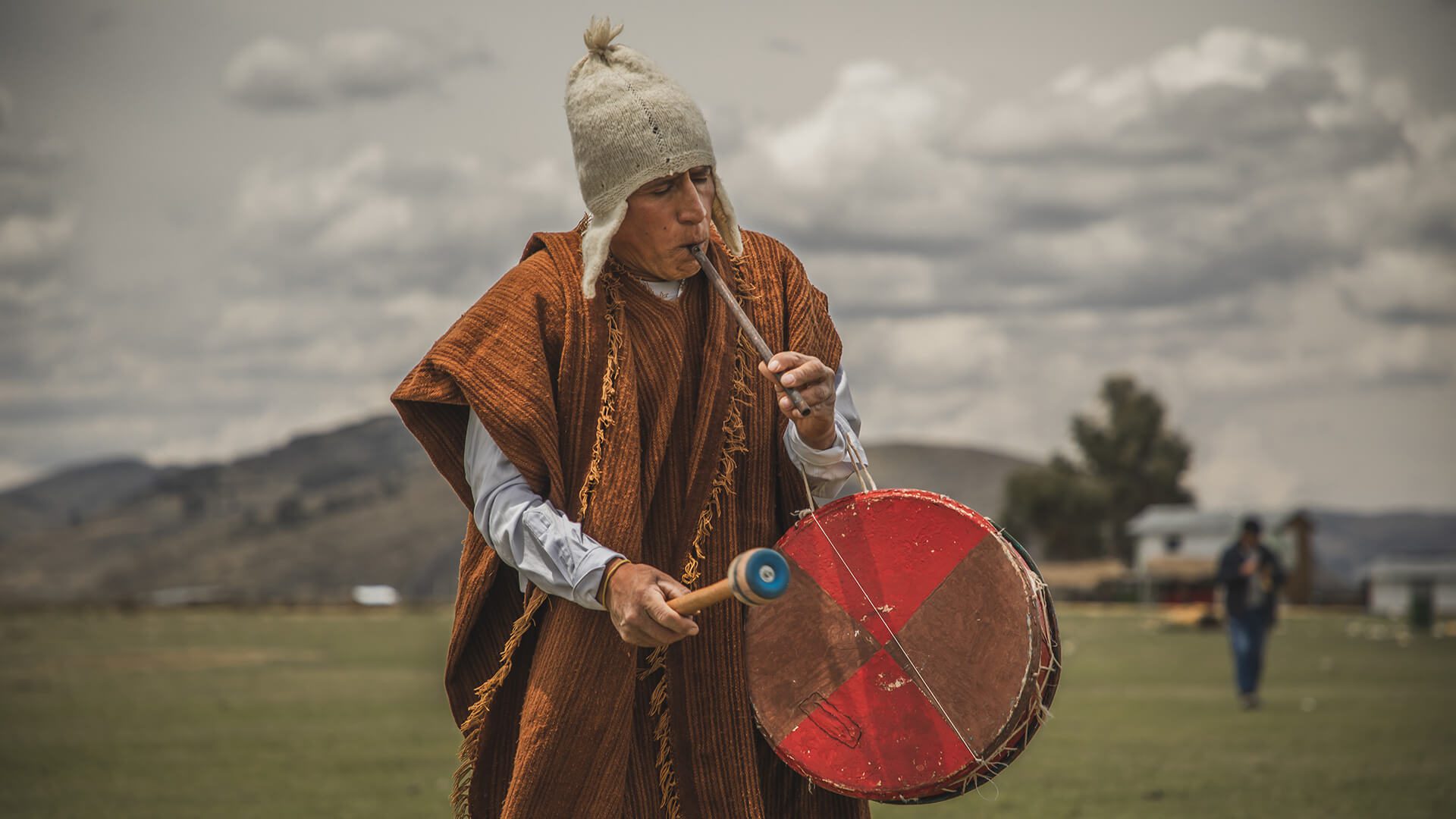 Traditional musician on Qhapaq Ñan Trek - RESPONSible Travel Peru