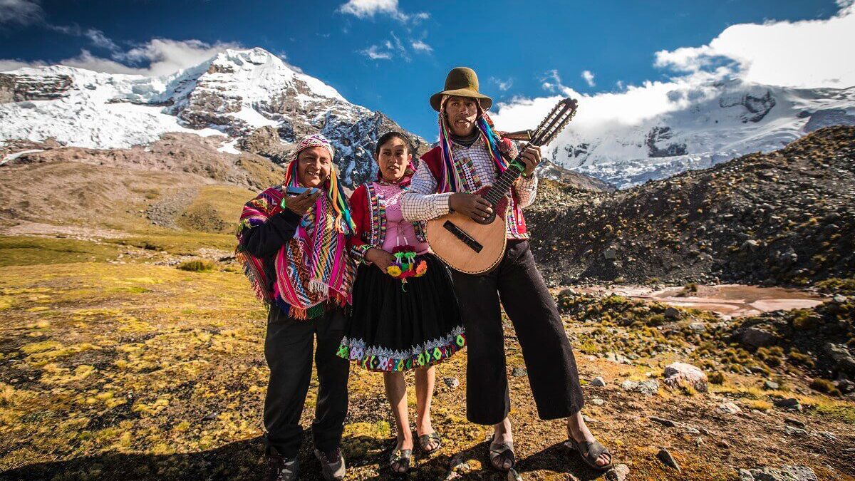 Musicians - Ausangate Trek - Responsible Travel Peru